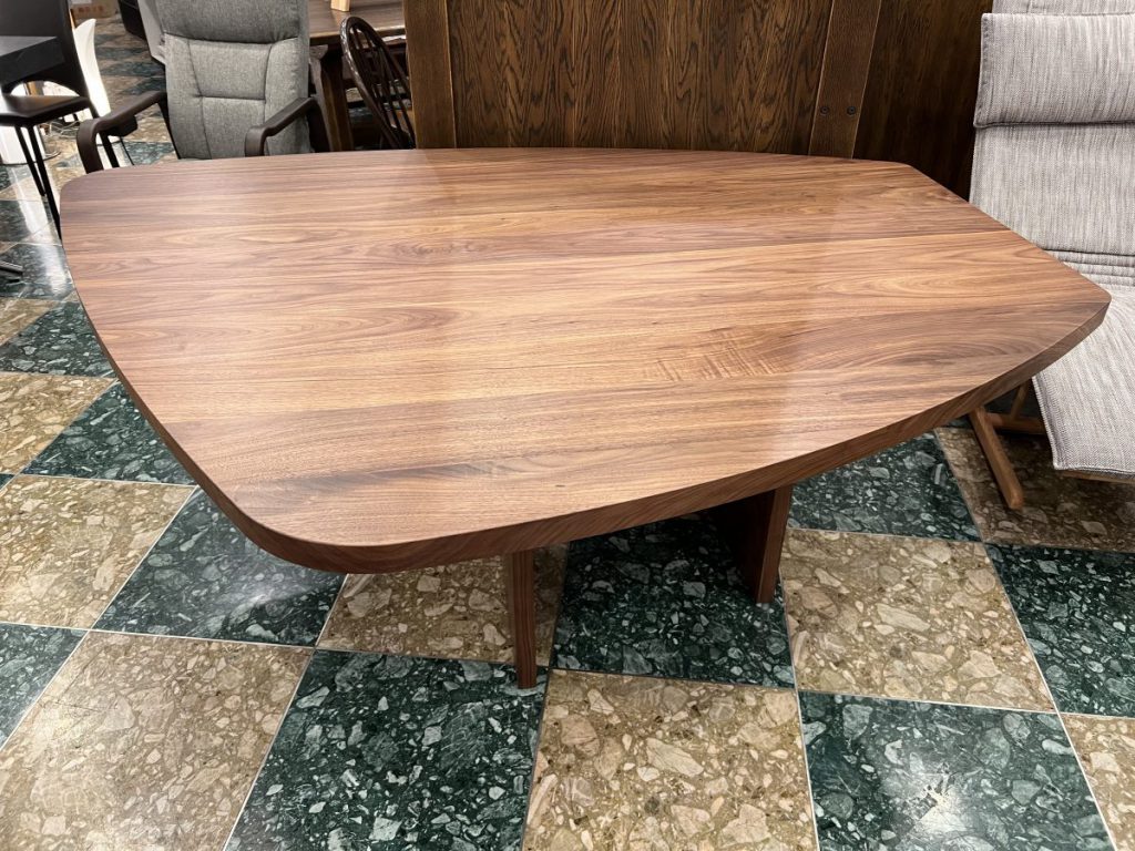 【お客様からお問い合わせをいただきました】土井木工・オリジナル変形テーブル