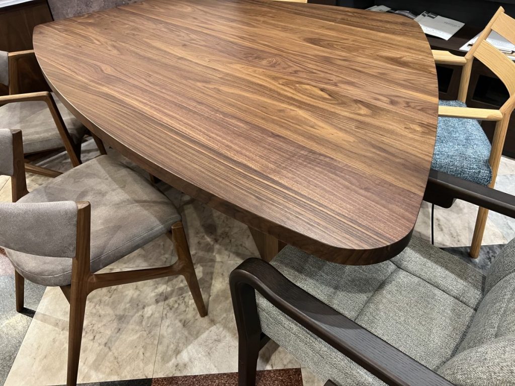 土井木工・オリジナル変形テーブル・最高の接ぎ合せ