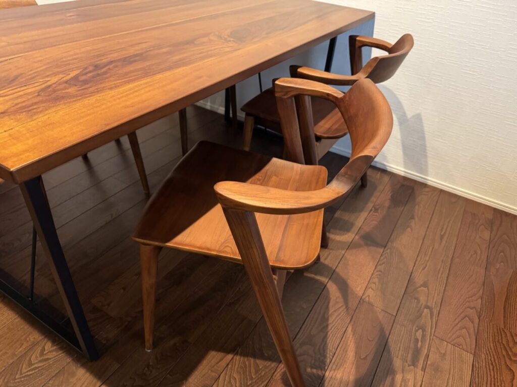 ブランド購入サイト チーク無垢・ダイニングセット納品 世界 | 住賓館オフィシャル | ダイニングテーブル