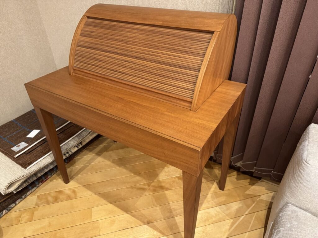 スペイン・ブロンストン・ウォールナットビューロー