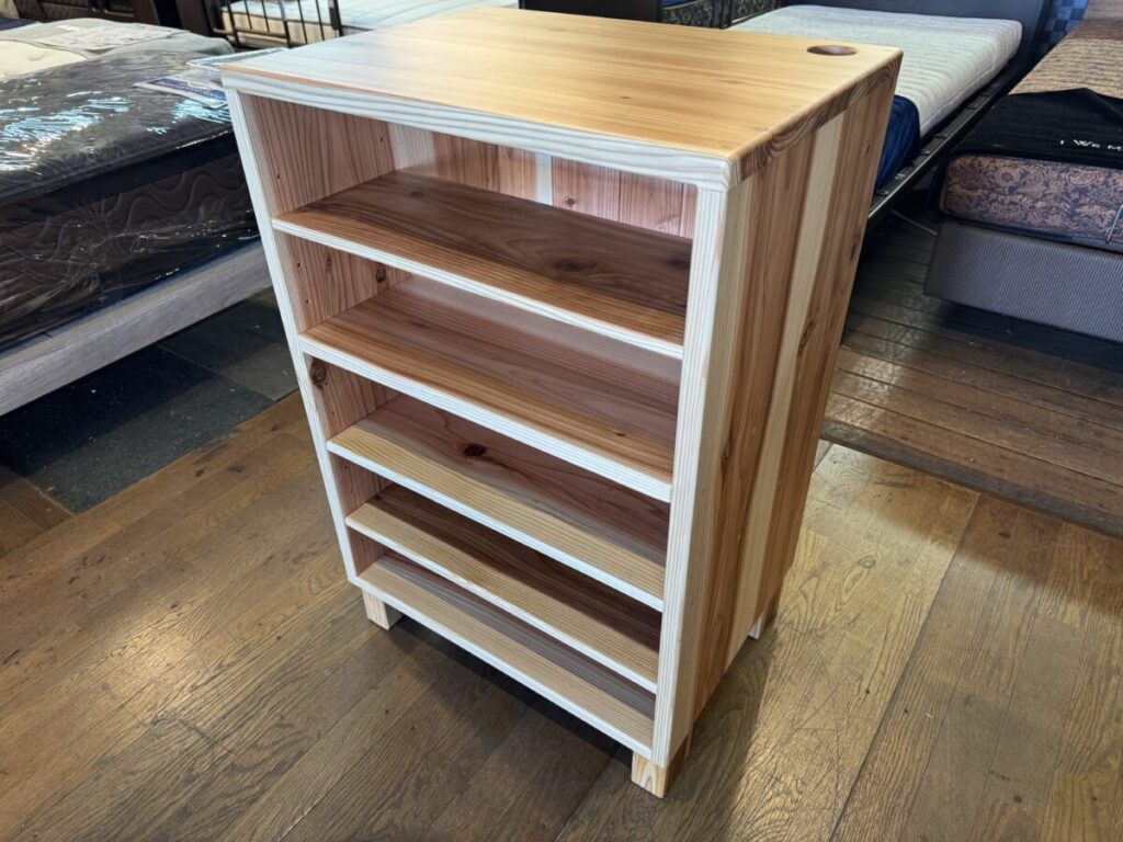 フルオーダー・杉無垢仕様オープンラック納品